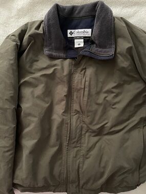 Columbia Olive Green Jacket with Dark Gray Fleece Collar